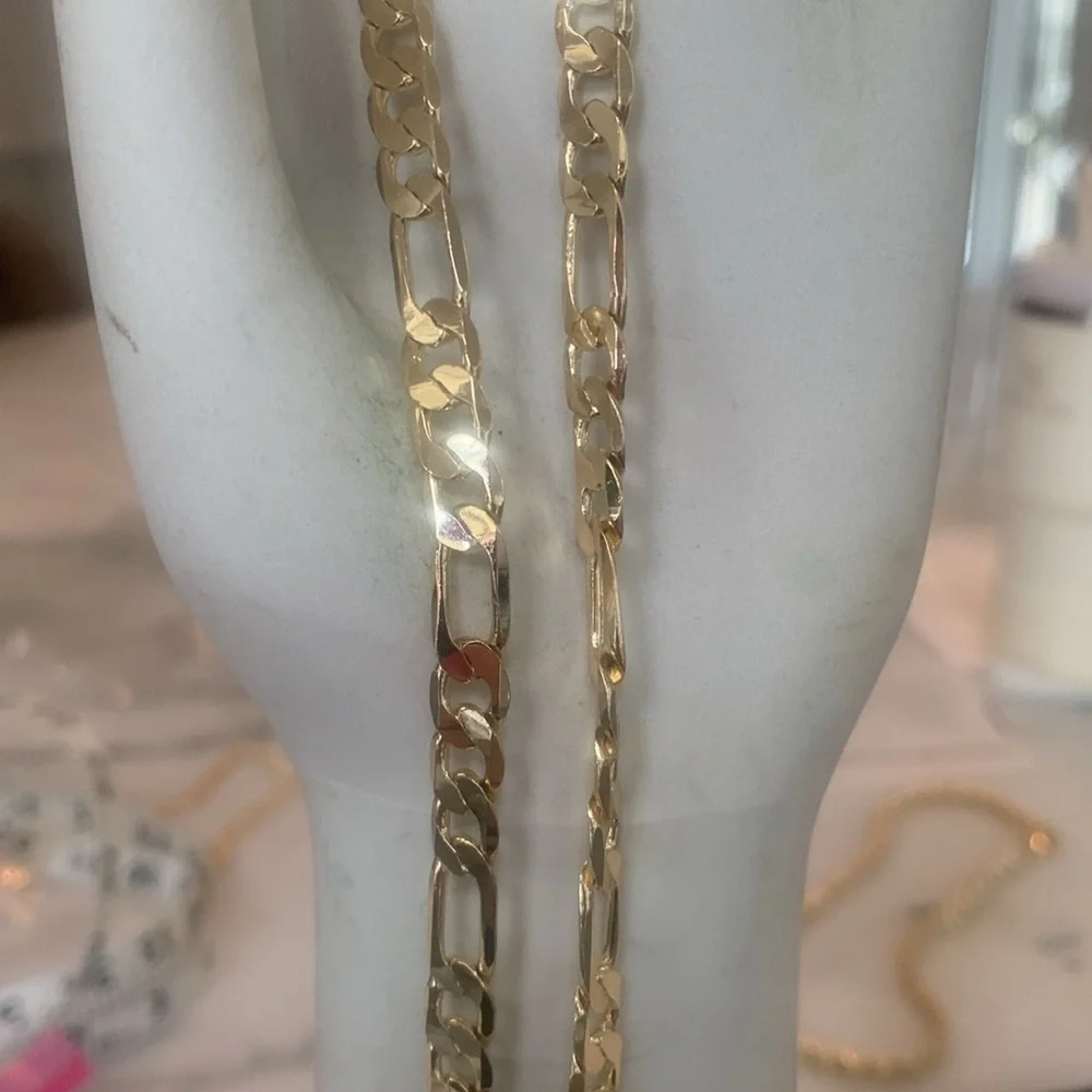 NEW 18k Gold Plated Figaro Necklace 18” Long GIFT